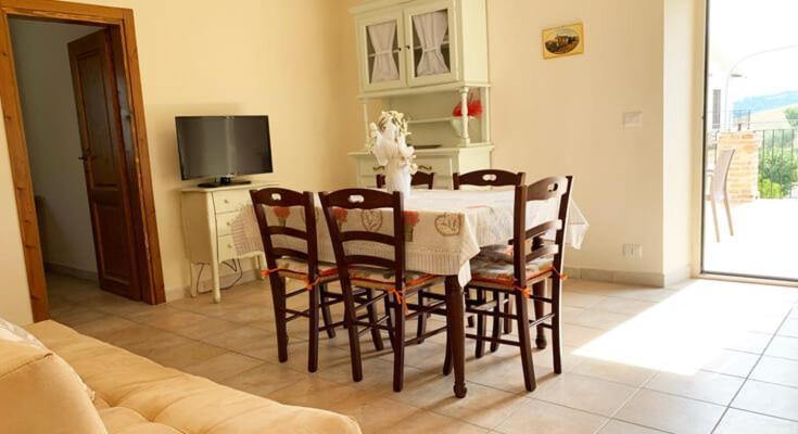 Apartamento La Collina Monsampietro Morico Habitación foto